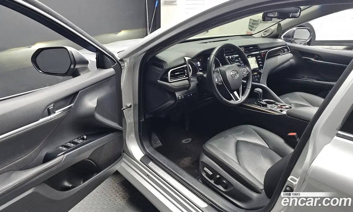 Toyota Camry 2018 2.5 автомат (гидро), фото 10 Toyota Camry 2018 2.5 автомат (гидро), фото 10