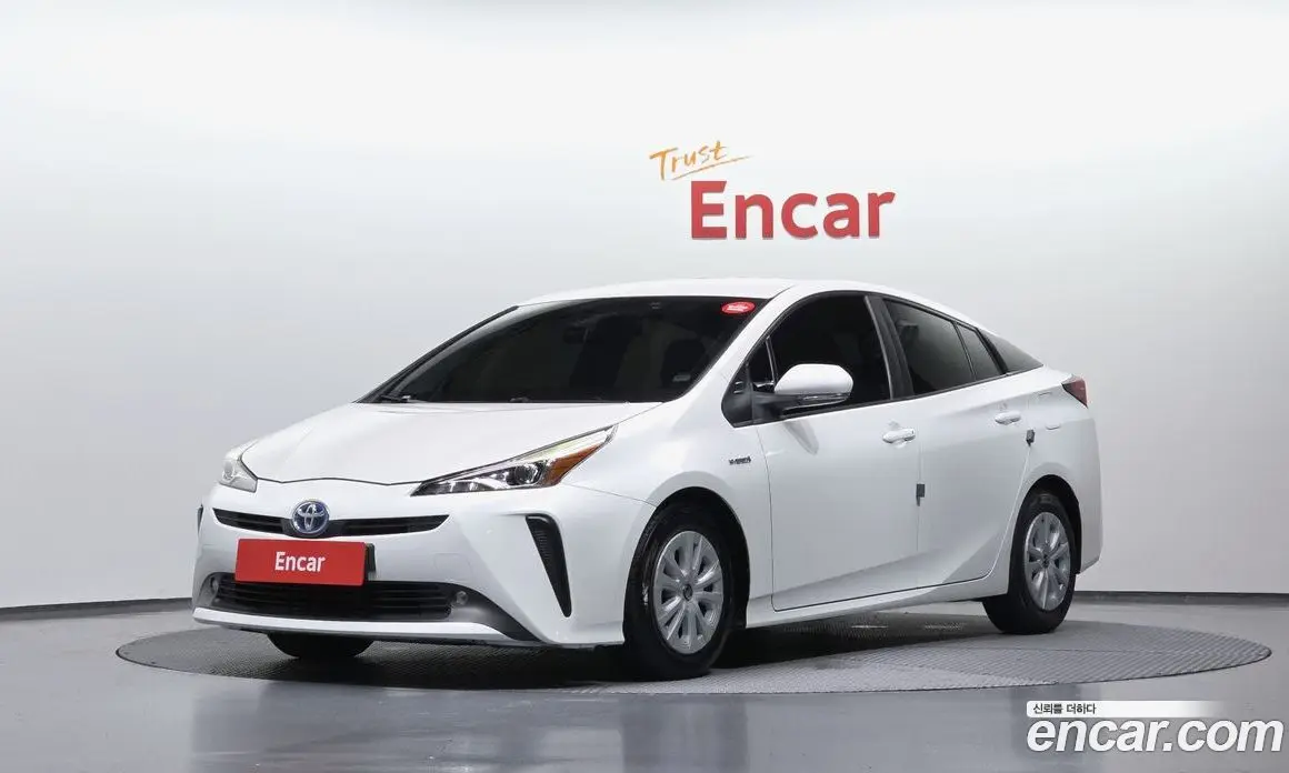 Toyota Prius 2019 1.8 автомат (гидро), фото 1 Toyota Prius 2019 1.8 автомат (гидро), фото 1