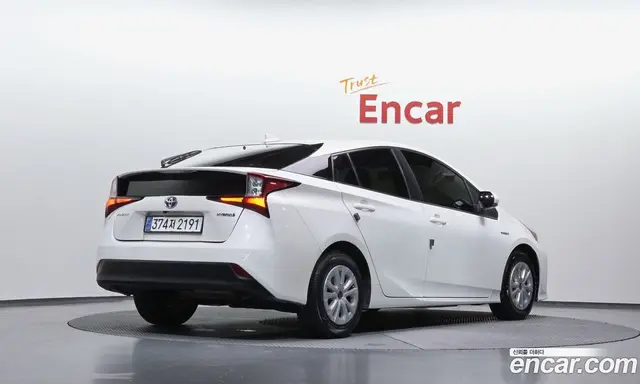 Toyota Prius 2019 1.8 автомат (гидро), миниатюра 2 Toyota Prius 2019 1.8 автомат (гидро), миниатюра 2