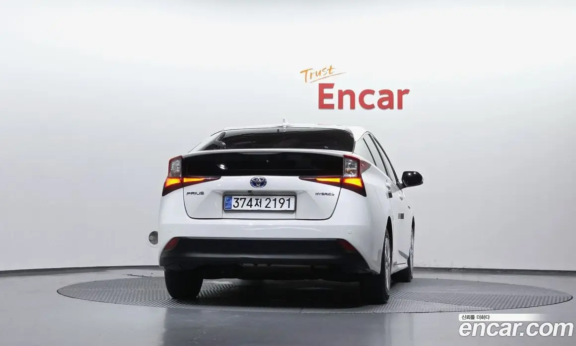 Toyota Prius 2019 1.8 автомат (гидро), фото 4 Toyota Prius 2019 1.8 автомат (гидро), фото 4