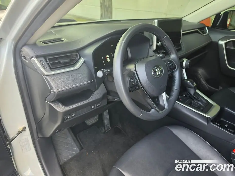 Toyota RAV4 2023 2.5 автомат (вариатор), фото 14 Toyota RAV4 2023 2.5 автомат (вариатор), фото 14