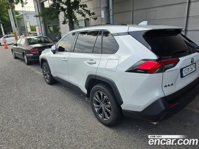 Toyota RAV4 2023 2.5 автомат (вариатор), миниатюра 5 Toyota RAV4 2023 2.5 автомат (вариатор), миниатюра 5