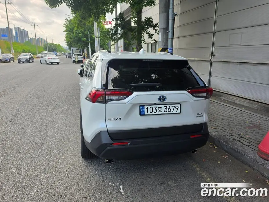 Toyota RAV4 2023 2.5 автомат (вариатор), фото 7 Toyota RAV4 2023 2.5 автомат (вариатор), фото 7