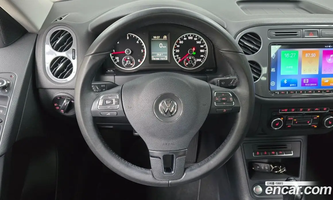 Volkswagen Tiguan 2014 2.0 автомат (гидро), фото 13 Volkswagen Tiguan 2014 2.0 автомат (гидро), фото 13
