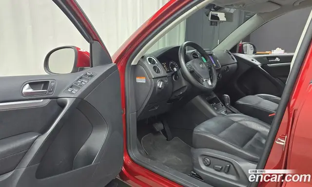 Volkswagen Tiguan 2014 2.0 автомат (гидро), миниатюра 10 Volkswagen Tiguan 2014 2.0 автомат (гидро), миниатюра 10