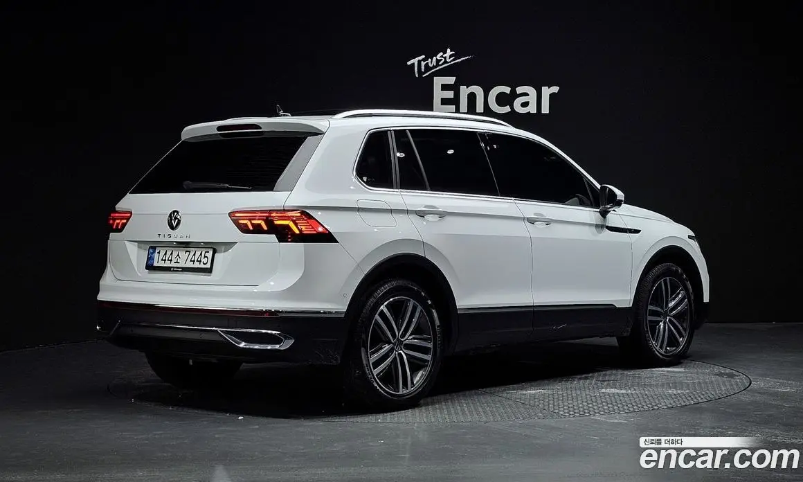 Volkswagen Tiguan 2022 2.0 автомат (гидро), фото 1 Volkswagen Tiguan 2022 2.0 автомат (гидро), фото 1