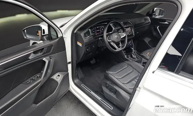 Volkswagen Tiguan 2022 2.0 автомат (гидро), миниатюра 12