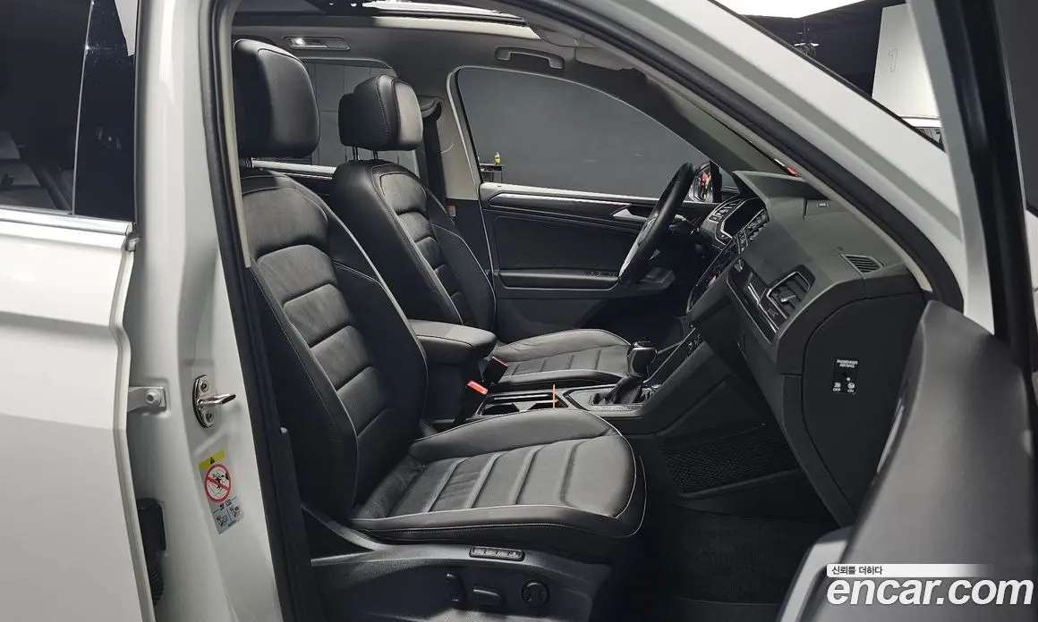 Volkswagen Tiguan 2022 2.0 автомат (гидро), фото 15 Volkswagen Tiguan 2022 2.0 автомат (гидро), фото 15