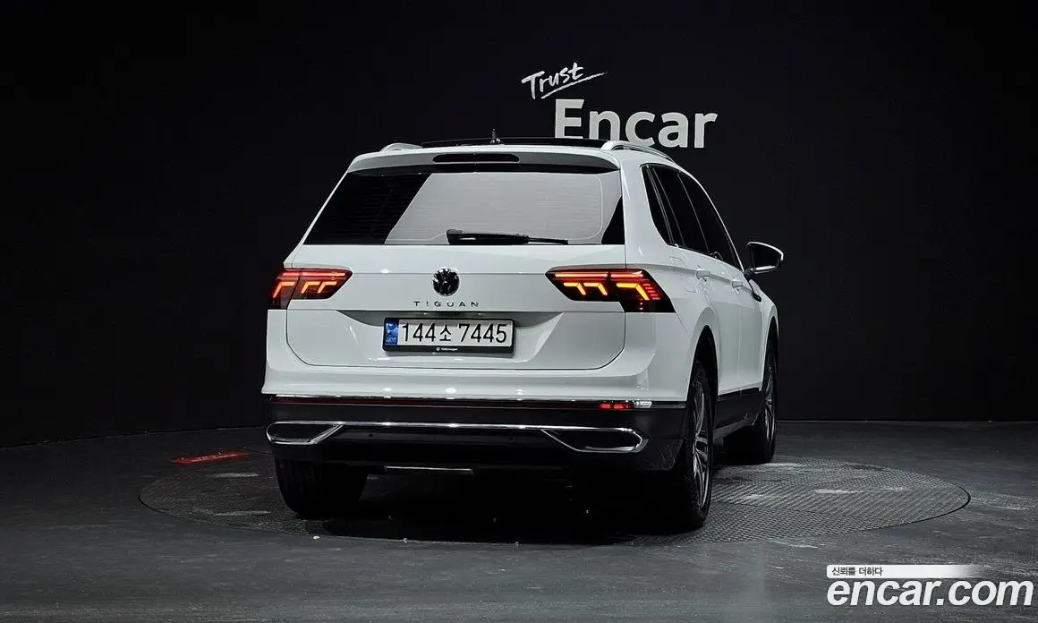 Volkswagen Tiguan 2022 2.0 автомат (гидро), фото 3 Volkswagen Tiguan 2022 2.0 автомат (гидро), фото 3