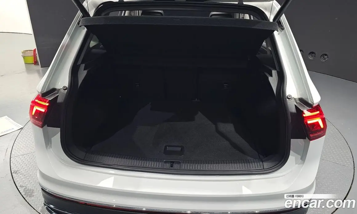Volkswagen Tiguan 2022 2.0 автомат (гидро), фото 26 Volkswagen Tiguan 2022 2.0 автомат (гидро), фото 26
