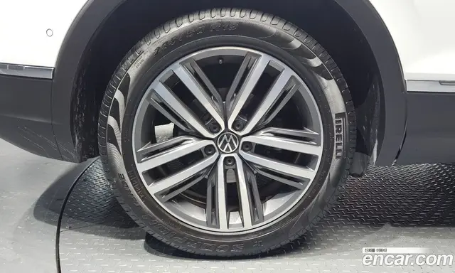 Volkswagen Tiguan 2022 2.0 автомат (гидро), миниатюра 4 Volkswagen Tiguan 2022 2.0 автомат (гидро), миниатюра 4