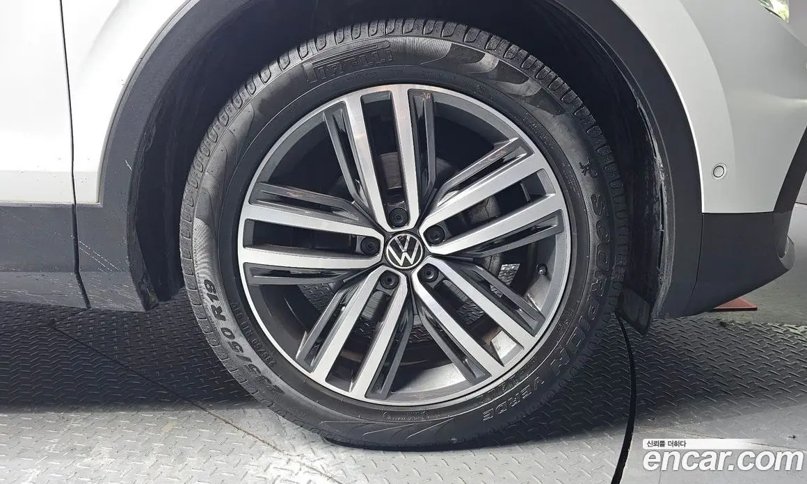 Volkswagen Tiguan 2022 2.0 автомат (гидро), фото 6 Volkswagen Tiguan 2022 2.0 автомат (гидро), фото 6