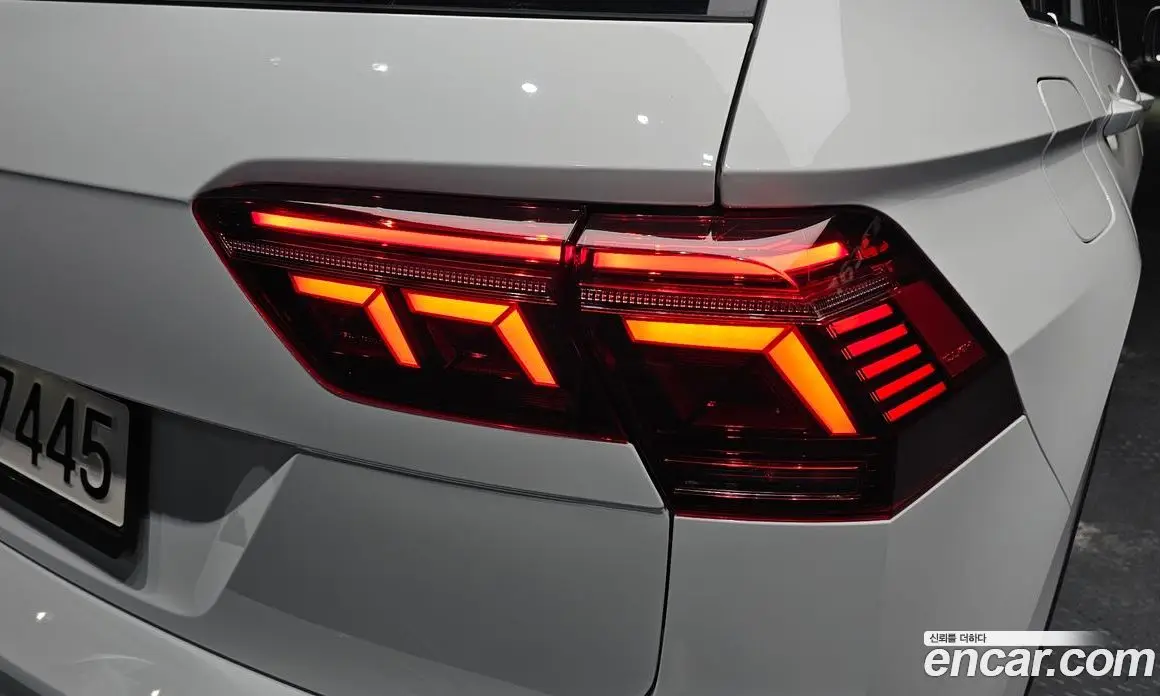 Volkswagen Tiguan 2022 2.0 автомат (гидро), фото 8 Volkswagen Tiguan 2022 2.0 автомат (гидро), фото 8