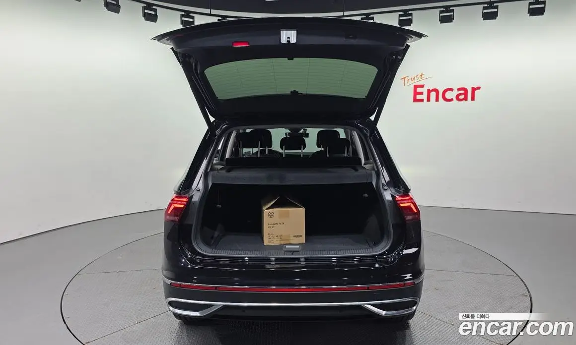 Volkswagen Tiguan 2022 2.0 автомат (гидро), фото 24 Volkswagen Tiguan 2022 2.0 автомат (гидро), фото 24