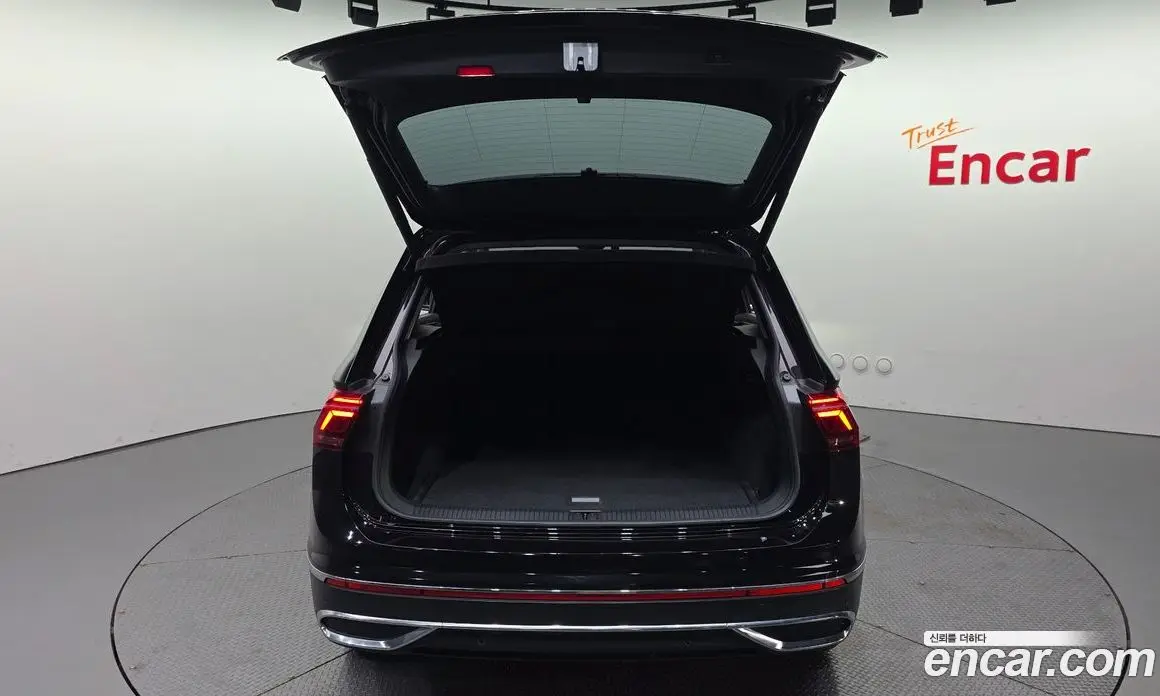 Volkswagen Tiguan 2022 2.0 автомат (гидро), фото 24 Volkswagen Tiguan 2022 2.0 автомат (гидро), фото 24