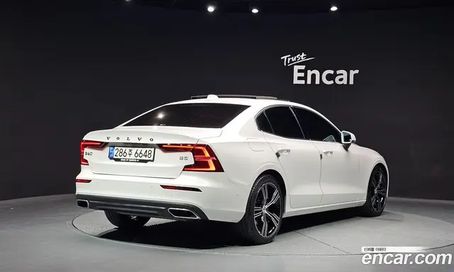 Volvo S60 2021 2.0 автомат (гидро), миниатюра 2
