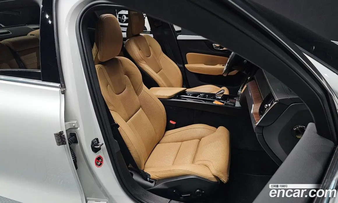 Volvo S60 2021 2.0 автомат (гидро), фото 16
