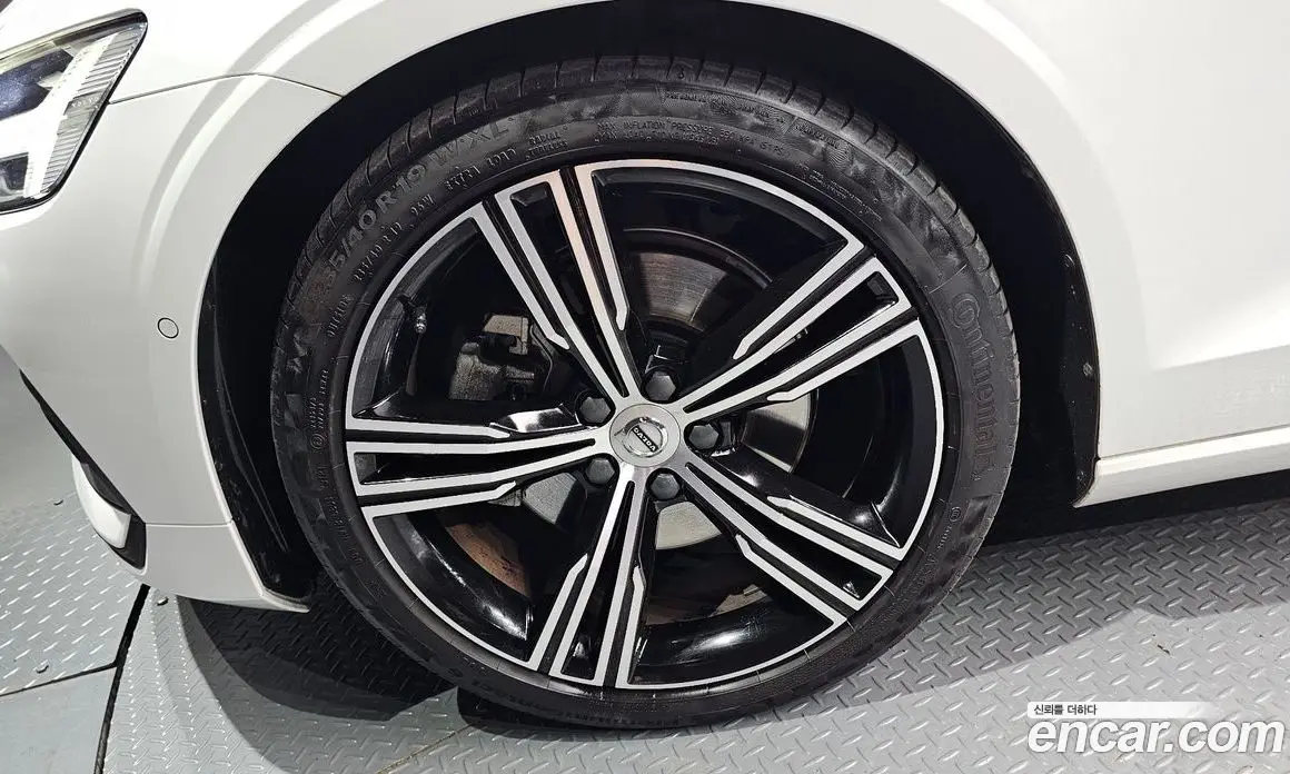 Volvo S60 2021 2.0 автомат (гидро), фото 5