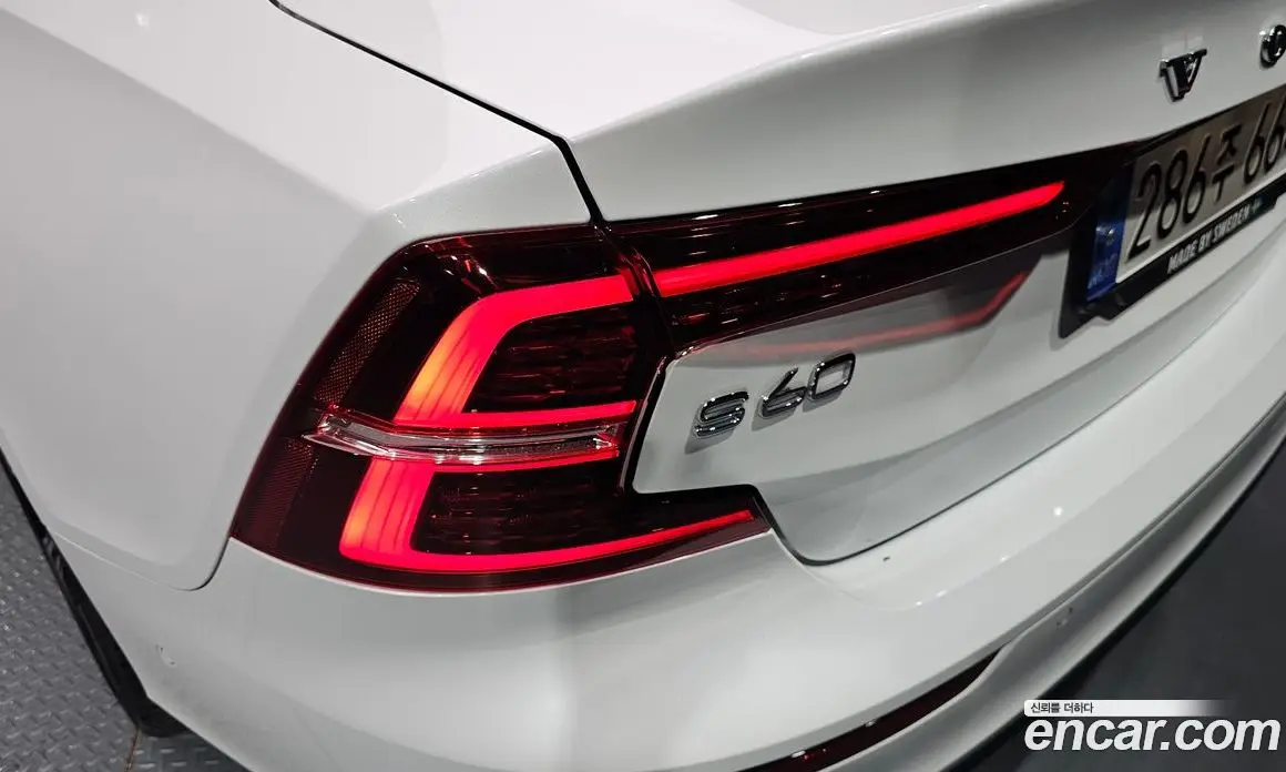 Volvo S60 2021 2.0 автомат (гидро), фото 9