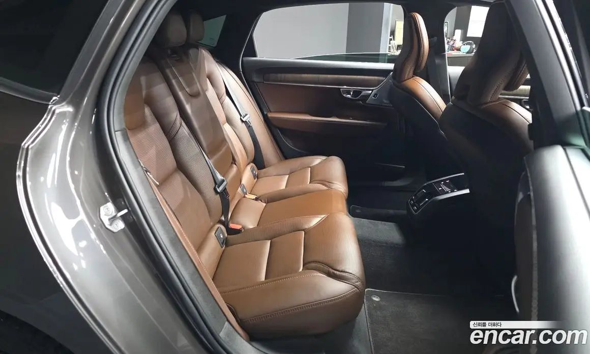 Volvo S90 2021 2.0 автомат (гидро), фото 18 Volvo S90 2021 2.0 автомат (гидро), фото 18