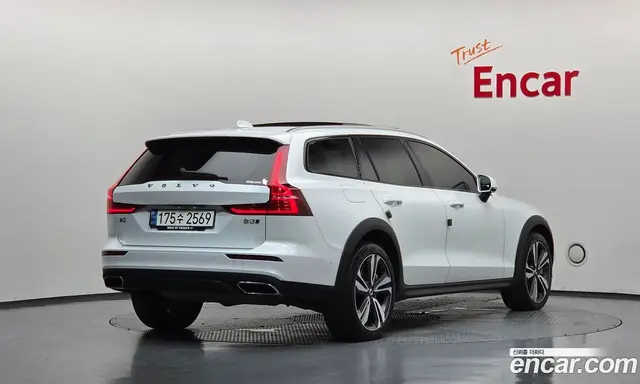 Volvo V60 2021 2.0 автомат (гидро), миниатюра 2 Volvo V60 2021 2.0 автомат (гидро), миниатюра 2