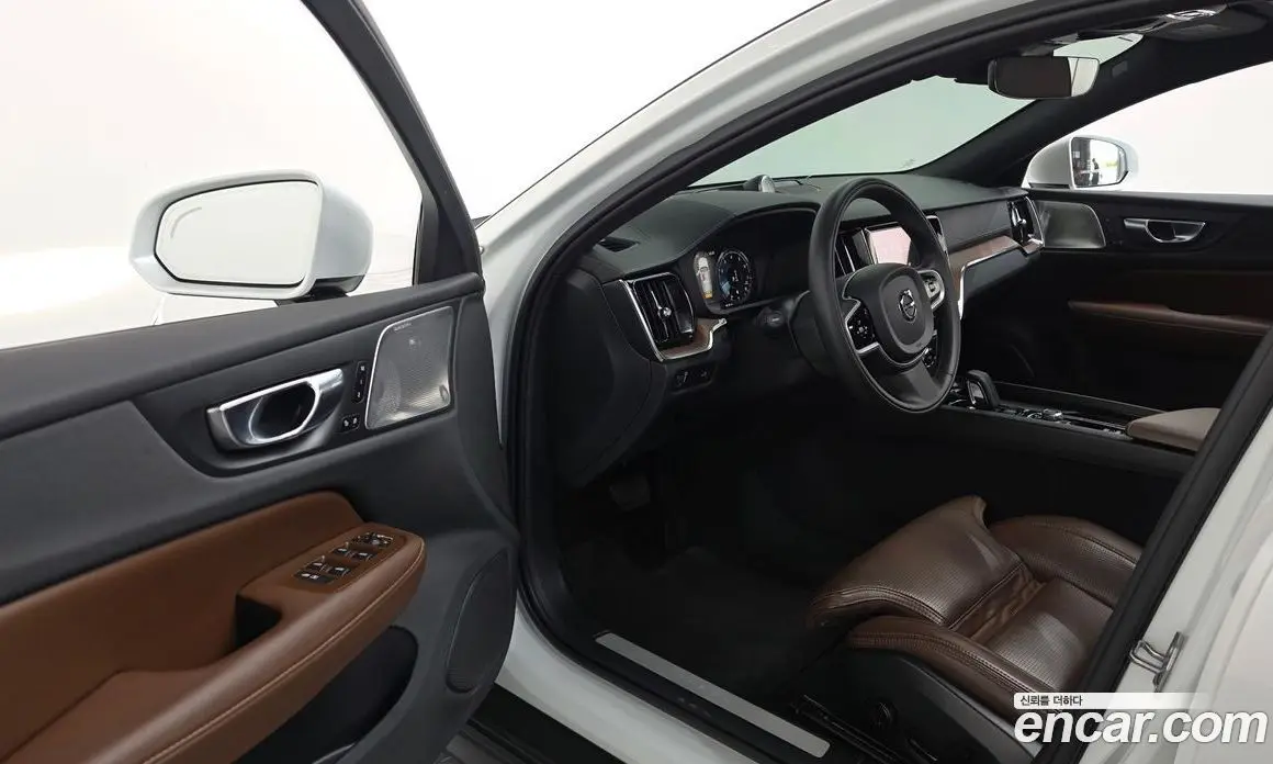 Volvo V60 2021 2.0 автомат (гидро), фото 13 Volvo V60 2021 2.0 автомат (гидро), фото 13