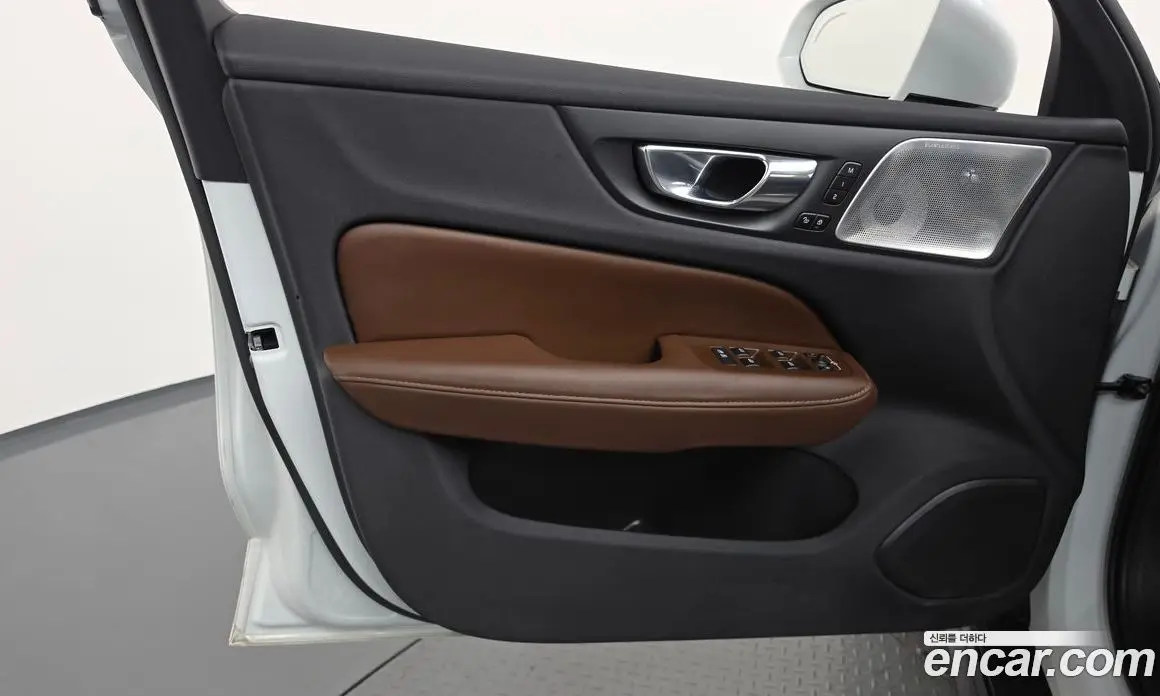 Volvo V60 2021 2.0 автомат (гидро), фото 14 Volvo V60 2021 2.0 автомат (гидро), фото 14