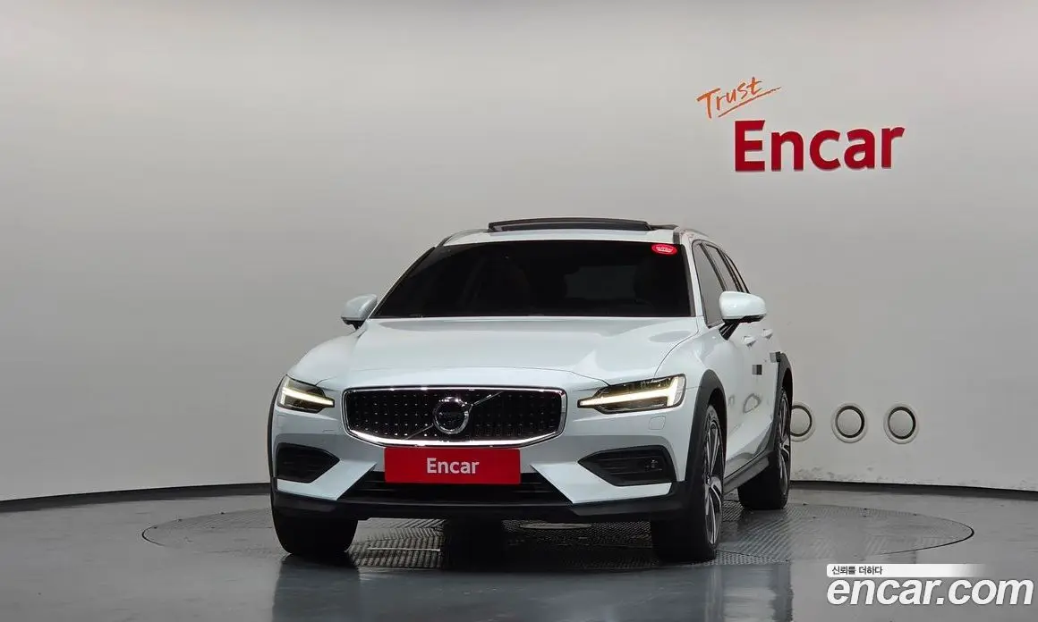 Volvo V60 2021 2.0 автомат (гидро), фото 3 Volvo V60 2021 2.0 автомат (гидро), фото 3