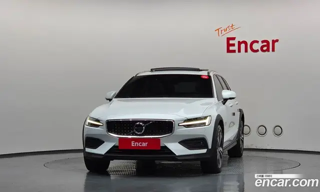 Volvo V60 2021 2.0 автомат (гидро), миниатюра 3 Volvo V60 2021 2.0 автомат (гидро), миниатюра 3