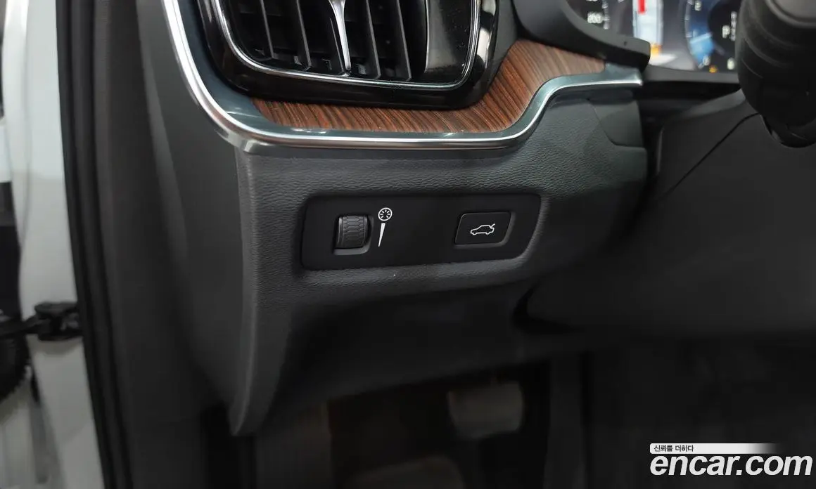 Volvo V60 2021 2.0 автомат (гидро), фото 25 Volvo V60 2021 2.0 автомат (гидро), фото 25