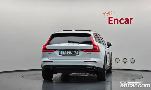 Volvo V60 2021 2.0 автомат (гидро), миниатюра 4 Volvo V60 2021 2.0 автомат (гидро), миниатюра 4