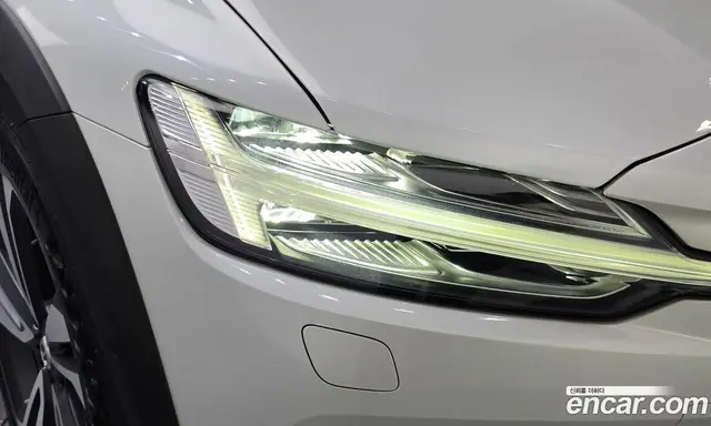 Volvo V60 2021 2.0 автомат (гидро), миниатюра 8 Volvo V60 2021 2.0 автомат (гидро), миниатюра 8
