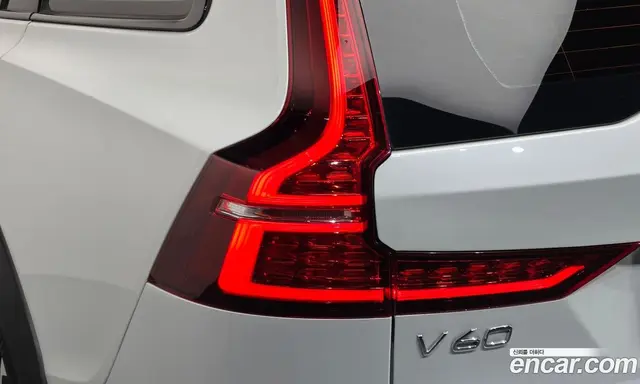 Volvo V60 2021 2.0 автомат (гидро), миниатюра 9 Volvo V60 2021 2.0 автомат (гидро), миниатюра 9