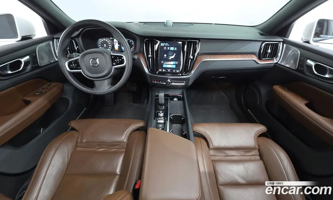 Volvo V60 2021 2.0 автомат (гидро), фото 10 Volvo V60 2021 2.0 автомат (гидро), фото 10