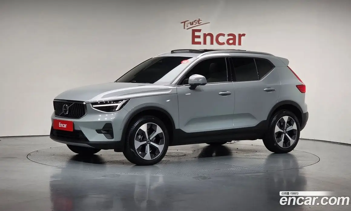 Volvo XC40 2024 2.0 автомат (гидро), фото 1 Volvo XC40 2024 2.0 автомат (гидро), фото 1