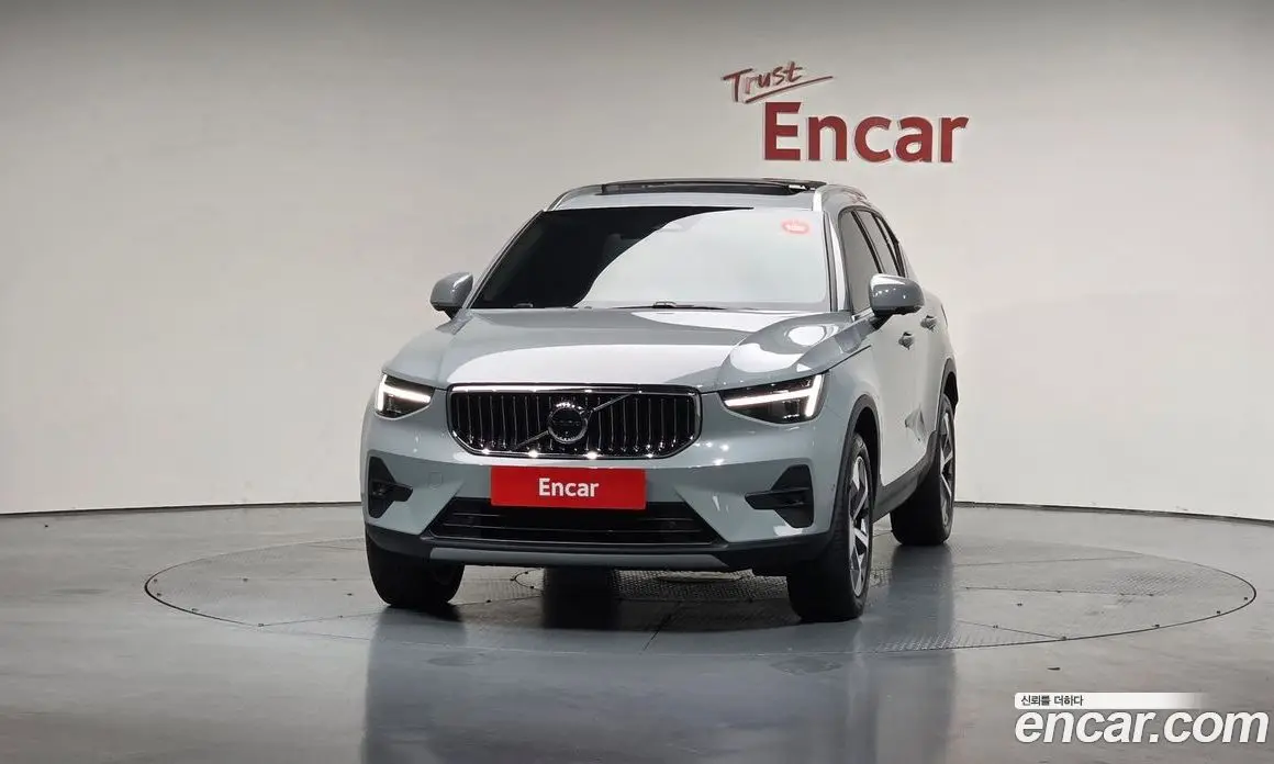 Volvo XC40 2024 2.0 автомат (гидро), фото 3 Volvo XC40 2024 2.0 автомат (гидро), фото 3