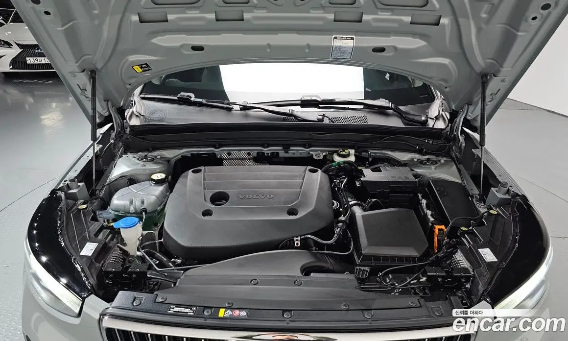 Volvo XC40 2024 2.0 автомат (гидро), фото 6 Volvo XC40 2024 2.0 автомат (гидро), фото 6