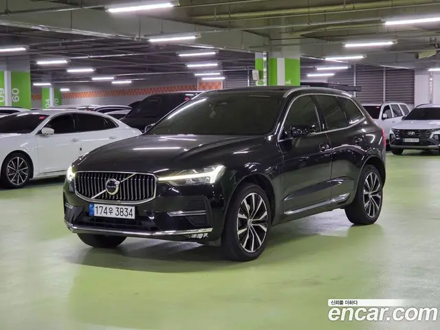 Volvo XC60 2022 2.0 автомат (гидро), миниатюра 1 Volvo XC60 2022 2.0 автомат (гидро), миниатюра 1