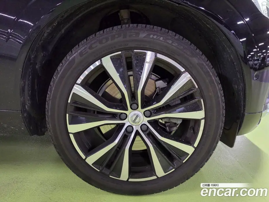 Volvo XC60 2022 2.0 автомат (гидро), фото 18 Volvo XC60 2022 2.0 автомат (гидро), фото 18