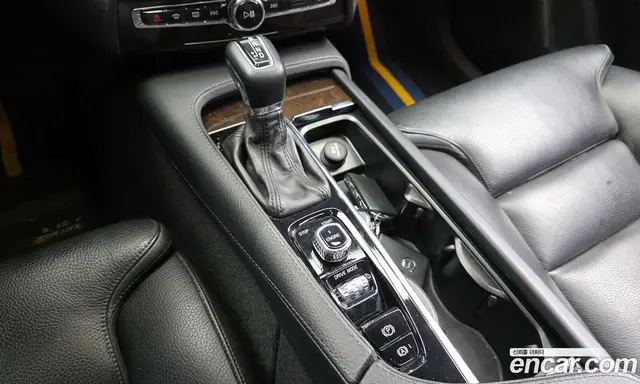 Volvo XC90 2016 2.0 автомат (гидро), миниатюра 9