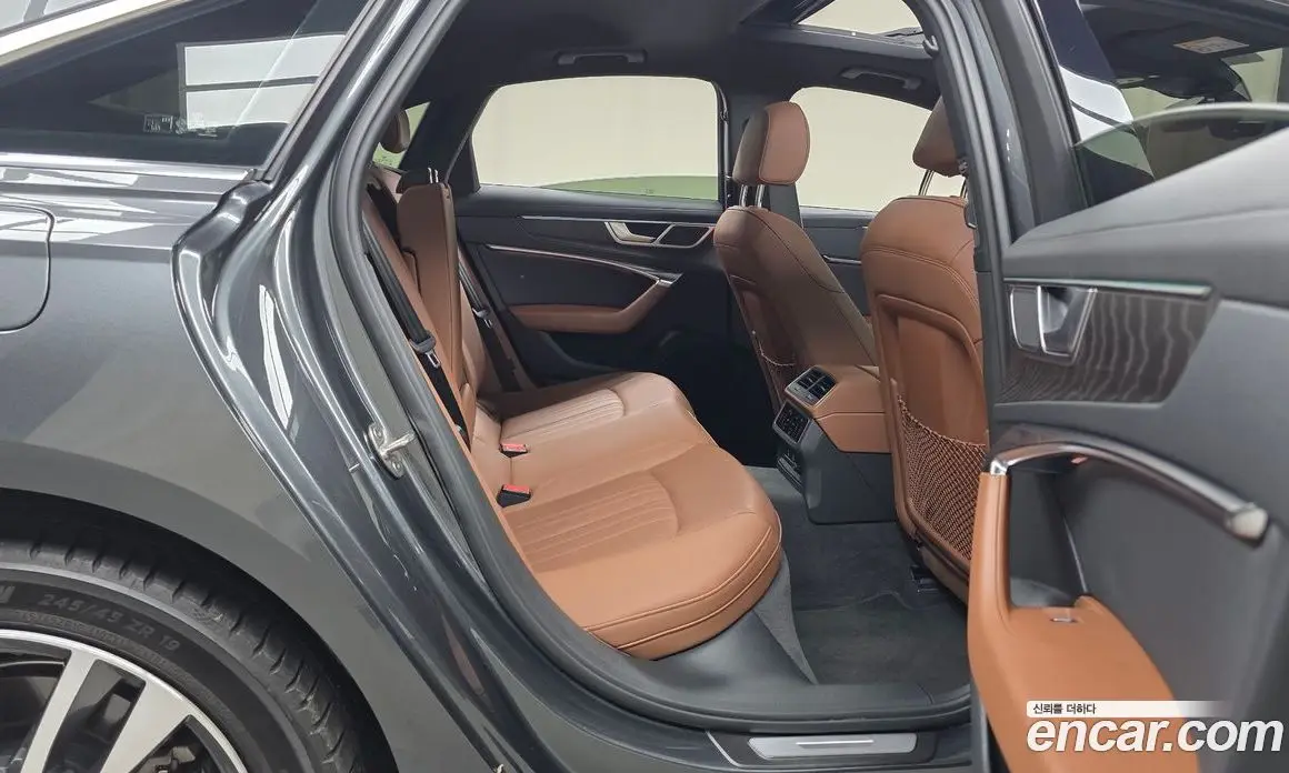 Audi A6 2023 2.0 автомат (гидро), фото 12