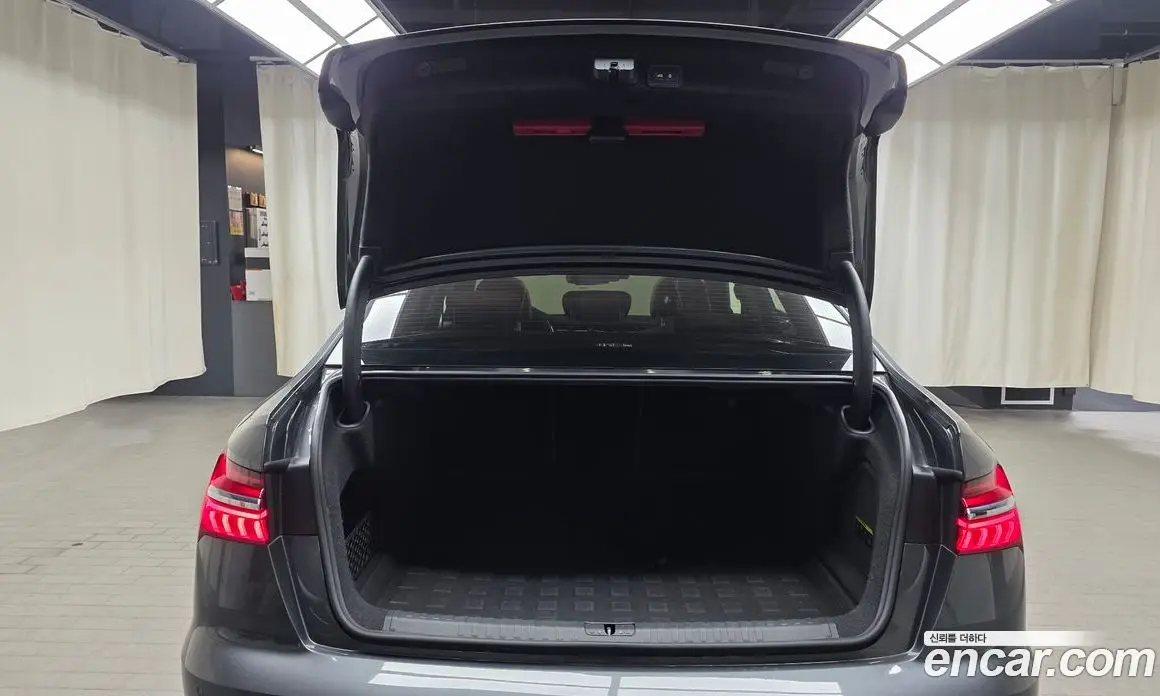 Audi A6 2023 2.0 автомат (гидро), фото 20