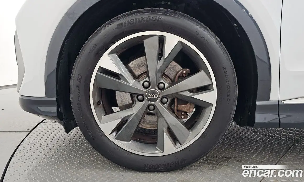 Audi Q4 e-tron 2023 0.2 автомат (гидро), фото 4 Audi Q4 e-tron 2023 0.2 автомат (гидро), фото 4
