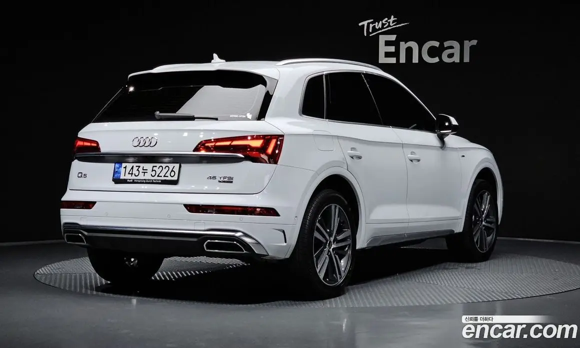 Audi Q5 2022 2.0 автомат (гидро), фото 2