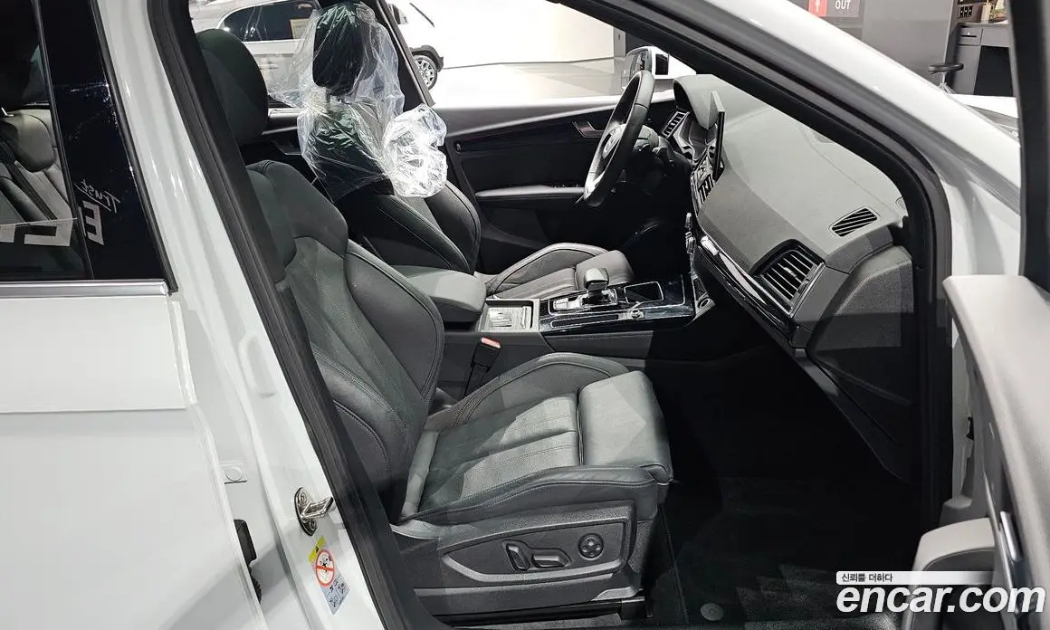 Audi Q5 2022 2.0 автомат (гидро), фото 16