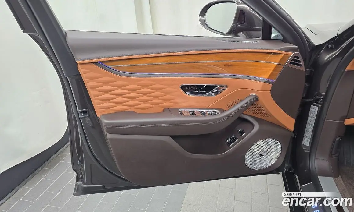 Bentley Flying Spur 2022 4.0 автомат (гидро), фото 14 Bentley Flying Spur 2022 4.0 автомат (гидро), фото 14