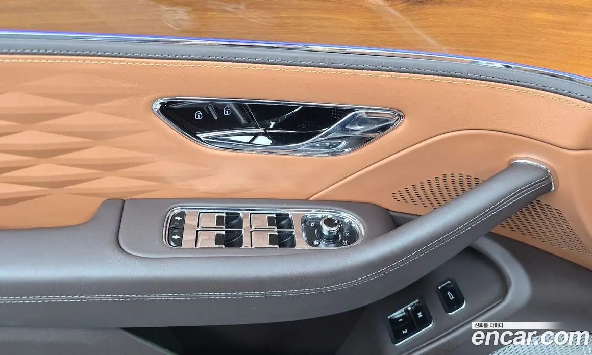Bentley Flying Spur 2022 4.0 автомат (гидро), фото 28 Bentley Flying Spur 2022 4.0 автомат (гидро), фото 28