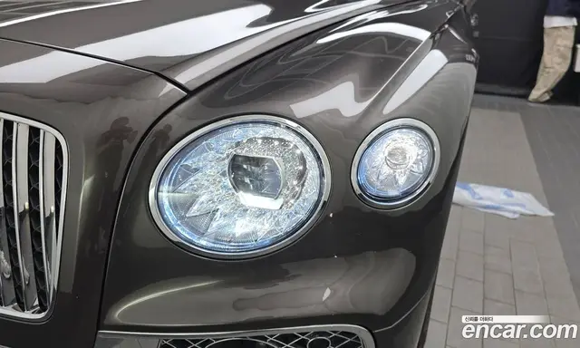 Bentley Flying Spur 2022 4.0 автомат (гидро), миниатюра 8 Bentley Flying Spur 2022 4.0 автомат (гидро), миниатюра 8