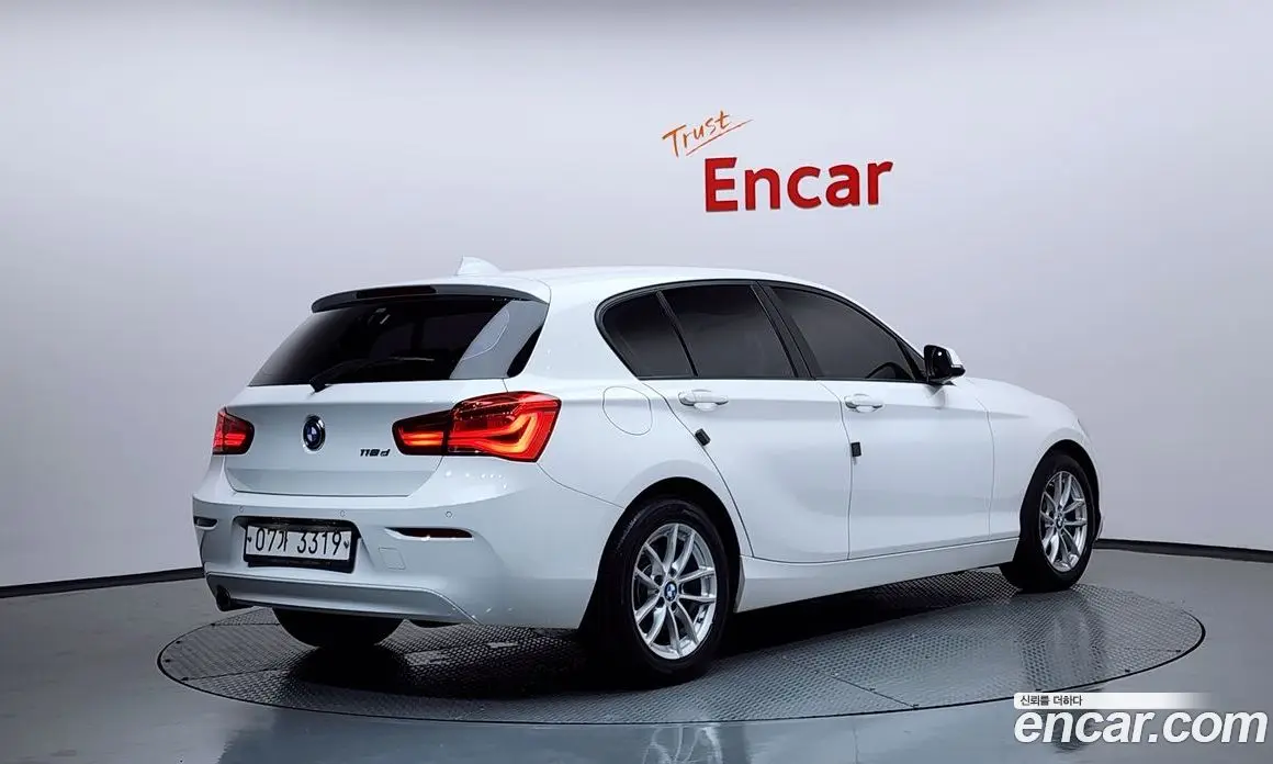 BMW 1 серия 2018 2.0 автомат (гидро), фото 2 BMW 1 серия 2018 2.0 автомат (гидро), фото 2