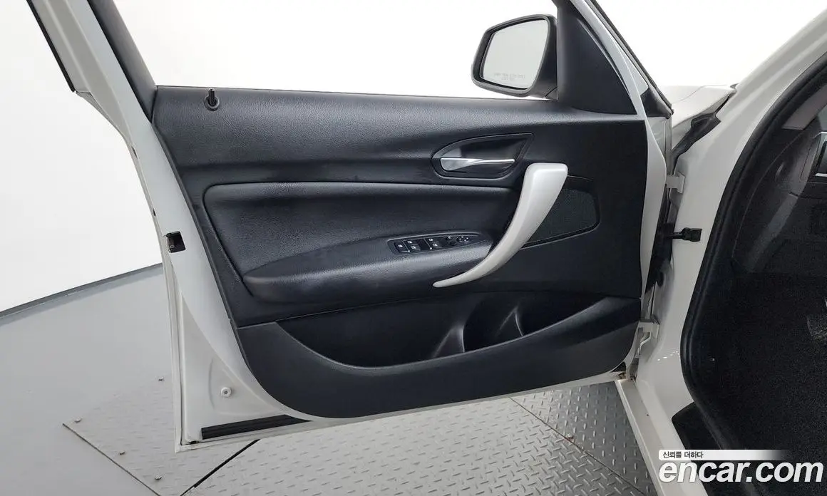 BMW 1 серия 2018 2.0 автомат (гидро), фото 14 BMW 1 серия 2018 2.0 автомат (гидро), фото 14
